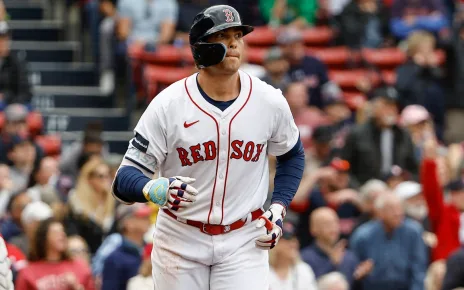 Triston Casas smacks his THIRD homer of the game, extending the Red Sox lead over the Twins