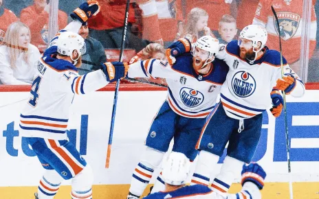 Stanley Cup Final: Oilers come back down from 3-0 series deficit to force Game 7 vs. Panthers