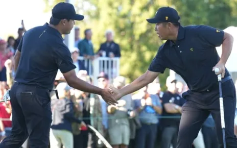 Internationals storm back at Presidents Cup to tie elite golf tournament 5-5 in Montreal