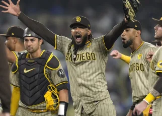 Padres beat Dodgers on triple play to end game