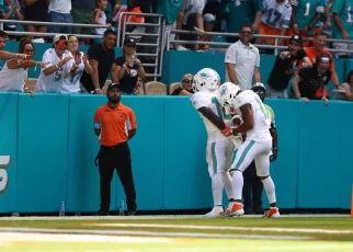 Tyreek Hill Does Handcuff Celebration After Scoring Touchdown