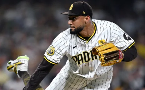 Robert Suarez blows save in Padres loss vs. Tigers