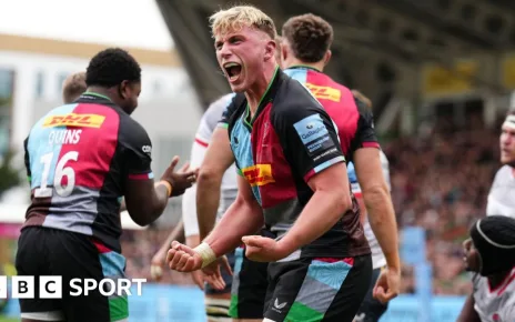 Harlequins end 1,722-day wait for Premiership win over Saracens