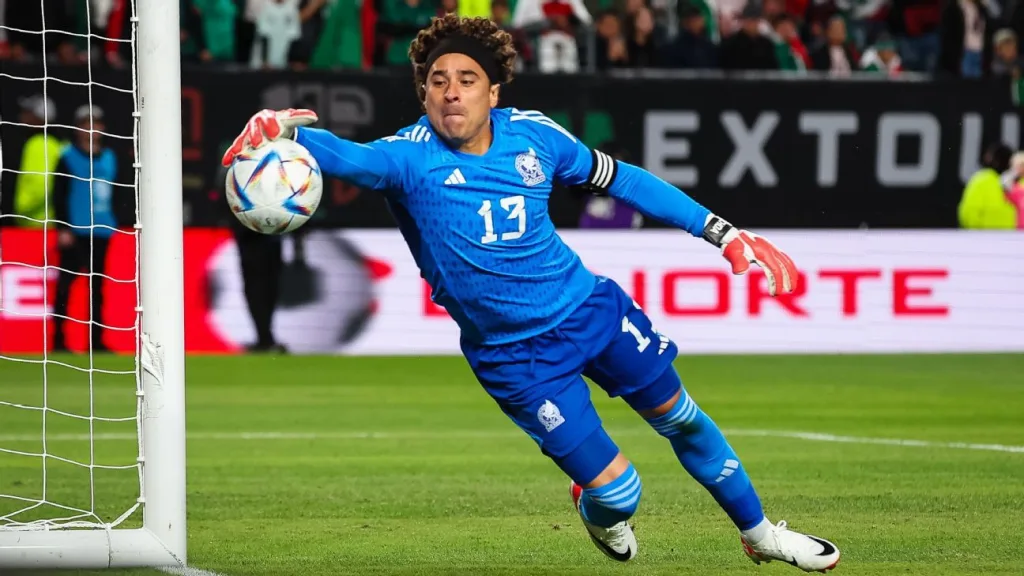 Guillermo Ochoa, Raúl Jiménez return to Mexico squad for U.S. friendly