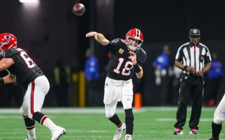 Kirk Cousins lets it fly in career night as Falcons win in OT