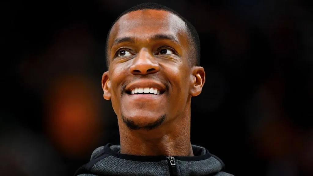 Rajon Rondo joins Bucks as guest coach at training camp