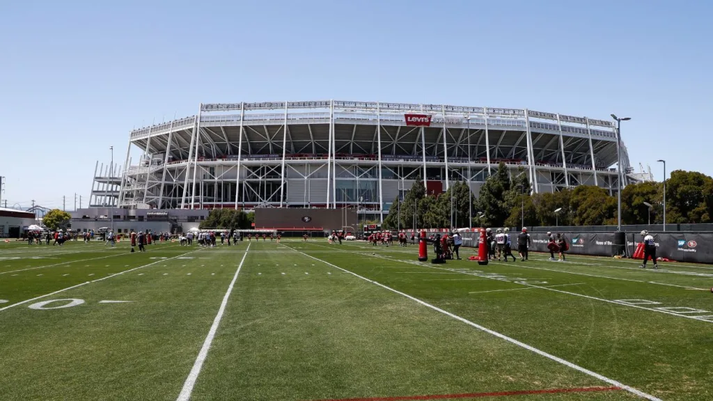 49ers switch unis as Sun. game set to be hottest ever at Levi’s Stadium