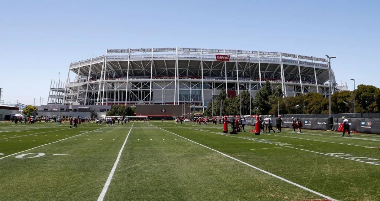 49ers switch unis as Sun. game set to be hottest ever at Levi’s Stadium