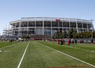 49ers switch unis as Sun. game set to be hottest ever at Levi’s Stadium