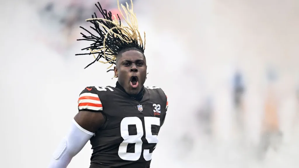 Sources — Browns’ Njoku, Commanders’ Robinson Jr. set to play