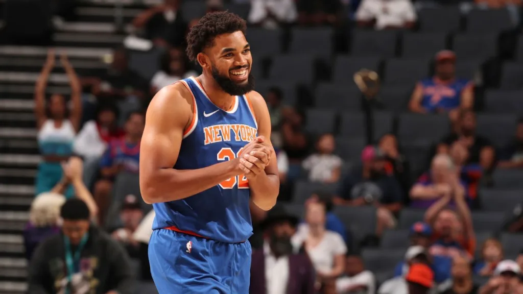 Karl-Anthony Towns has 10 points in preseason debut with Knicks