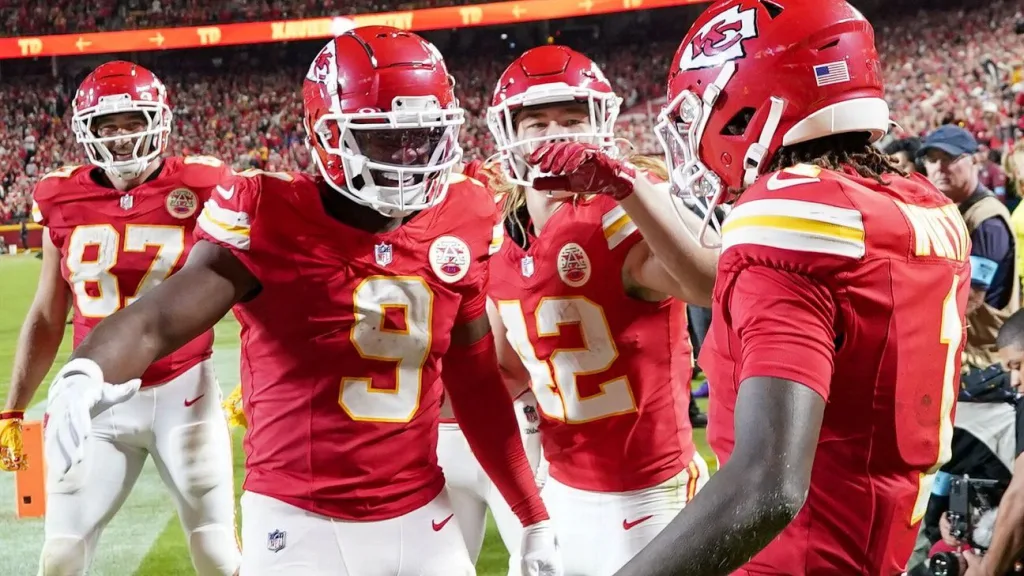 JuJu Smith-Schuster, Kareem Hunt key Kansas City Chiefs’ win