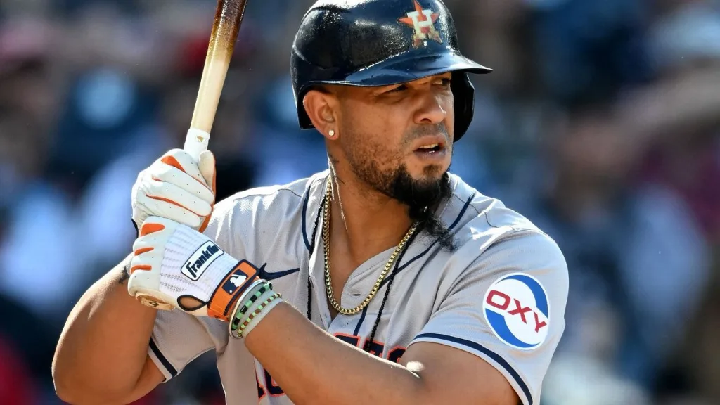 Jose Abreu signs with Roberto Alomar’s team in Puerto Rico