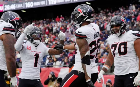 Texans offense, RB Mixon explode despite not having WR Collins