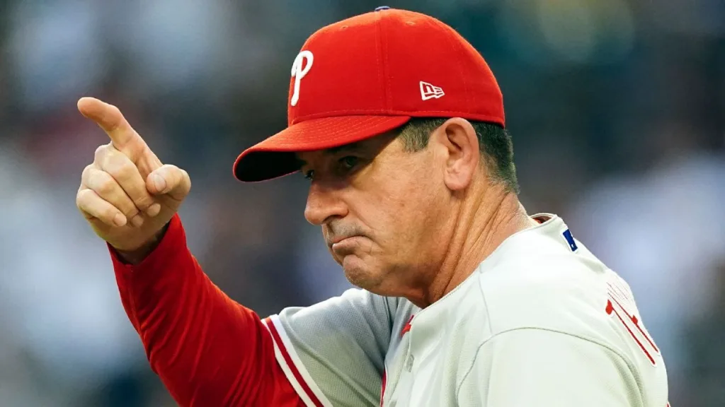 Phillies extend manager Rob Thomson through 2026 season