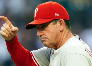 Phillies extend manager Rob Thomson through 2026 season