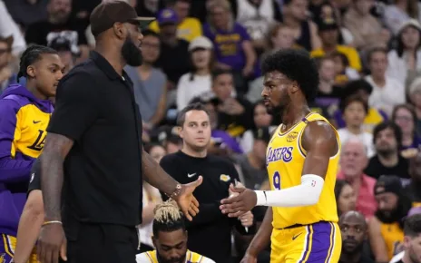 Lakers stars LeBron James, Anthony Davis set to make preseason debut