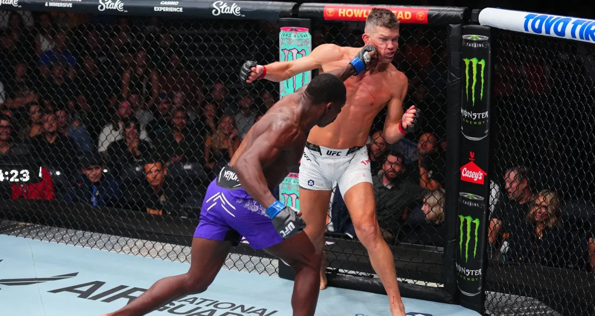 Highlights! Joaquin Buckley melts ‘Wonderboy’ Thompson with wild jumping knockout | UFC 307