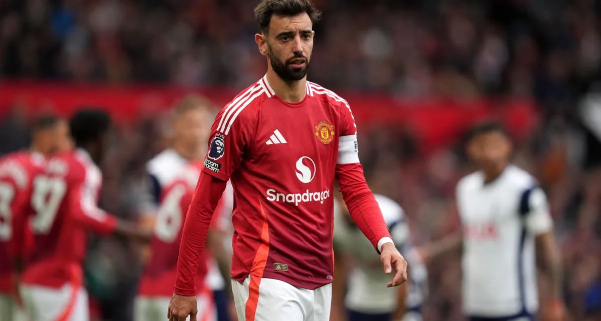 Bruno Fernandes has red card during Man United loss to Tottenham overturned