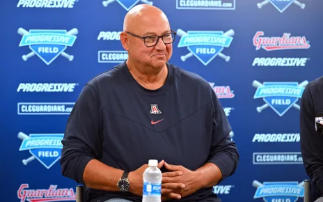 Reds reportedly hiring Terry Francona as manager, a year after he stepped down from Guardians