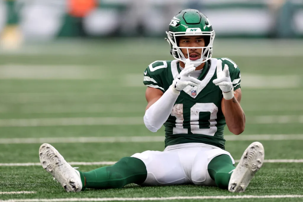 Jets’ Allen Lazard likely to appeal NFL fine for finger-gun celebration; Cowboys’ CeeDee Lamb punished for taunting, ‘violent gesture’