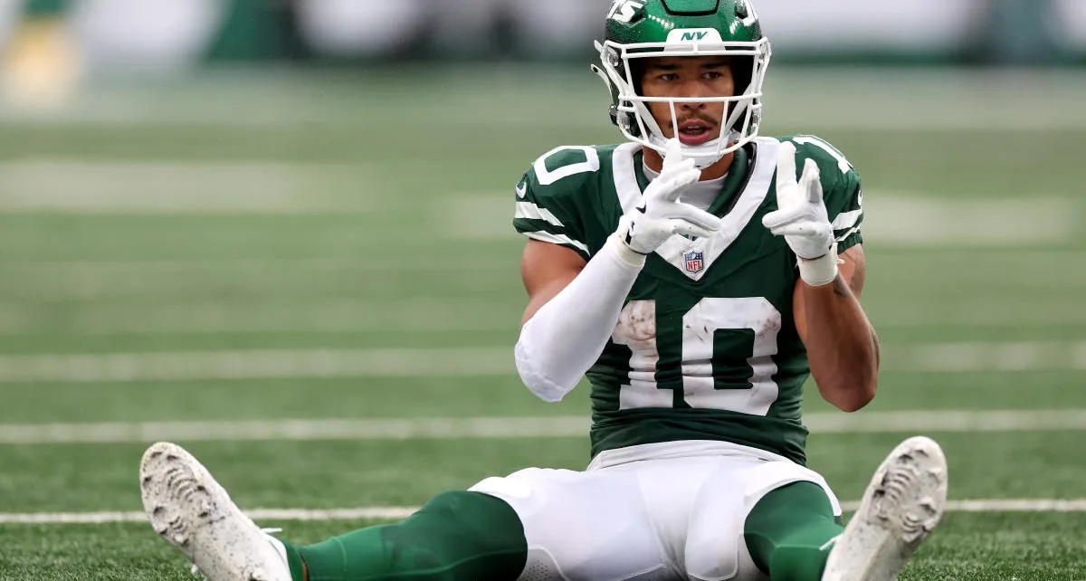 Jets’ Allen Lazard likely to appeal NFL fine for finger-gun celebration; Cowboys’ CeeDee Lamb punished for taunting, ‘violent gesture’