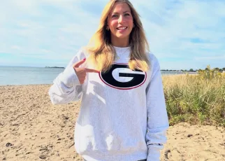 Breaststroke/IM Specialist Abby King Verbally Commits to UGA for Fall of 2026