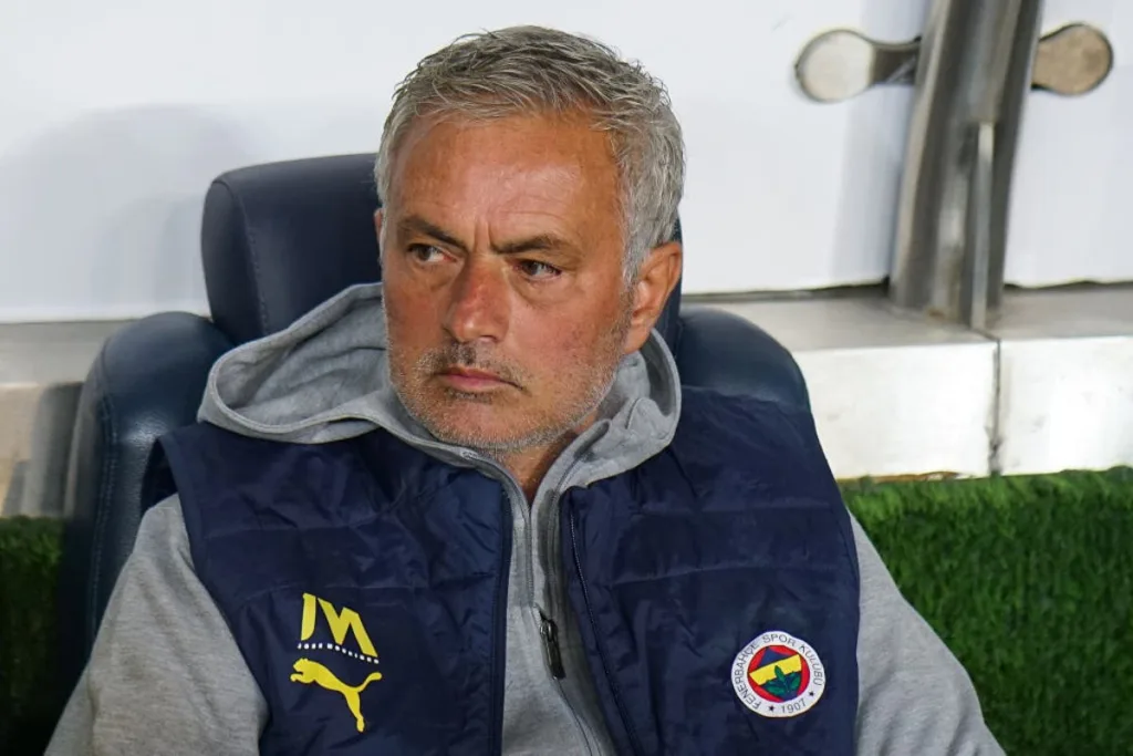 Furious Jose Mourinho makes ‘laptop protest’ after Fenerbahce denied goal