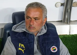 Furious Jose Mourinho makes ‘laptop protest’ after Fenerbahce denied goal