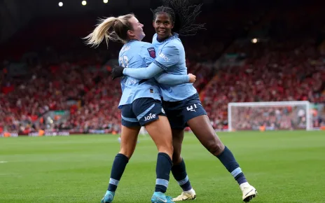 Khadija Shaw completes last-gasp Man City comeback at Liverpool