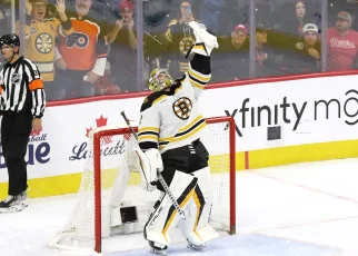 Boston Bruins Fans Need to Not Turn Their Backs on Jeremy Swayman – The Hockey Writers – Boston Bruins