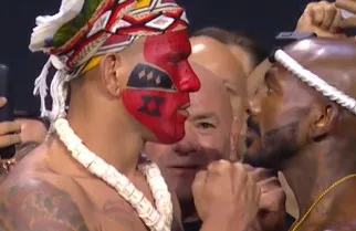 Faceoffs! Alex Pereira remains stoic during cold staredown with Khalil Rountree Jr. | UFC 307