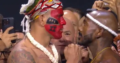 Faceoffs! Alex Pereira remains stoic during cold staredown with Khalil Rountree Jr. | UFC 307