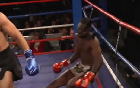 Video: Kickboxer suffers brutal knockout, awkwardly bounces off ropes like whacky inflatable tube man