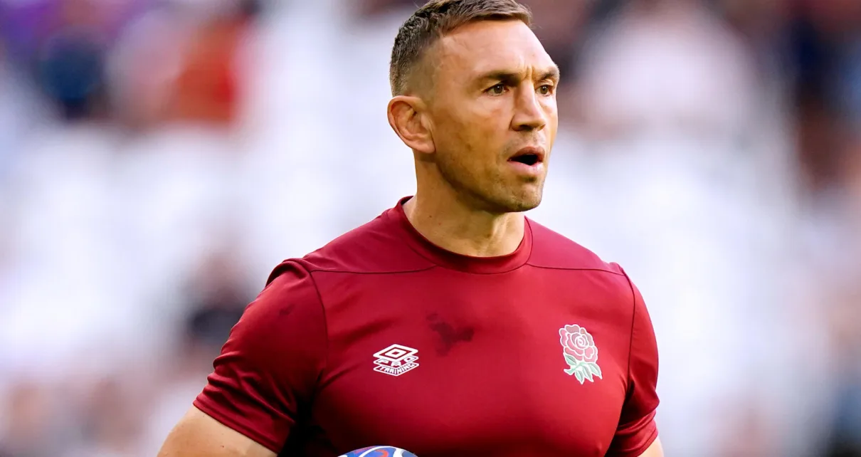 Kevin Sinfield to continue with England coaching role after agreeing new terms