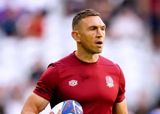 Kevin Sinfield to continue with England coaching role after agreeing new terms