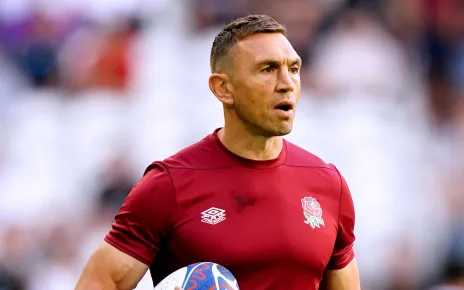 Kevin Sinfield to continue with England coaching role after agreeing new terms