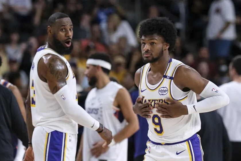 Lakers LeBron James, Bronny James play together in NBA preseason game for first time