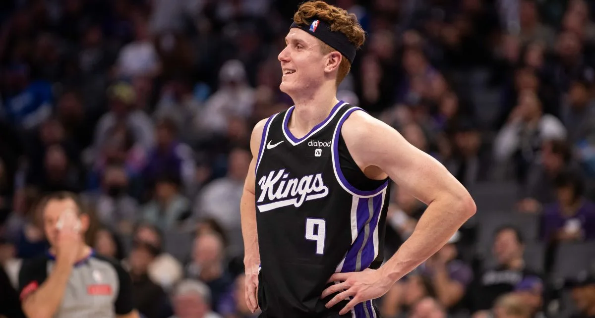 Kings clear guard Huerter for full contact court activity