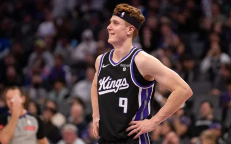 Kings clear guard Huerter for full contact court activity