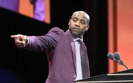 Check out highlights from Vince Carter, Chauncey Billups, Michael Cooper, others inducted into Hall of Fame