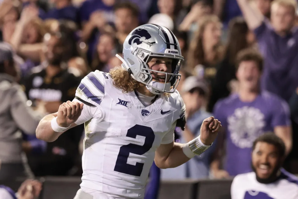 Late TD pass gives Kansas State a 31-28 win over Colorado