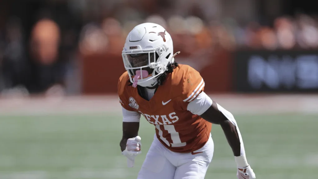 Texas WR Silas Bolden’s incredible hustle leads to fumble recovery TD against Oklahoma