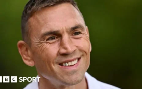 Kevin Sinfield: England assistant to stay on in role