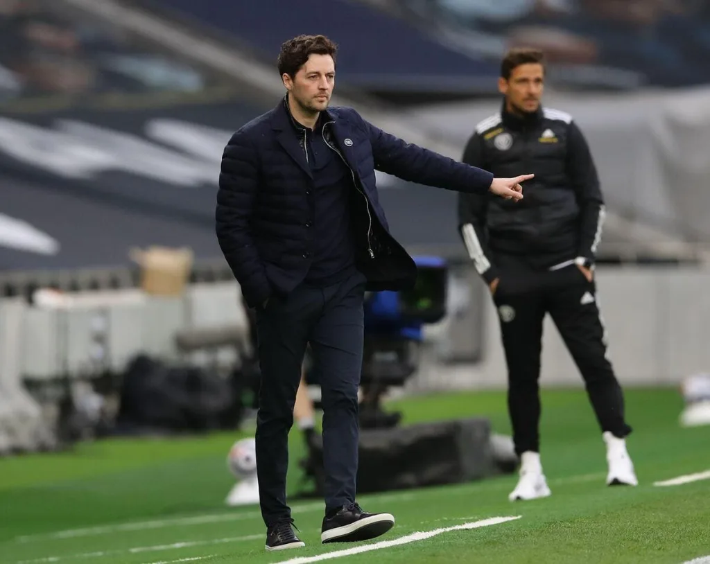 Tottenham coach Mason to stay at Premier League club