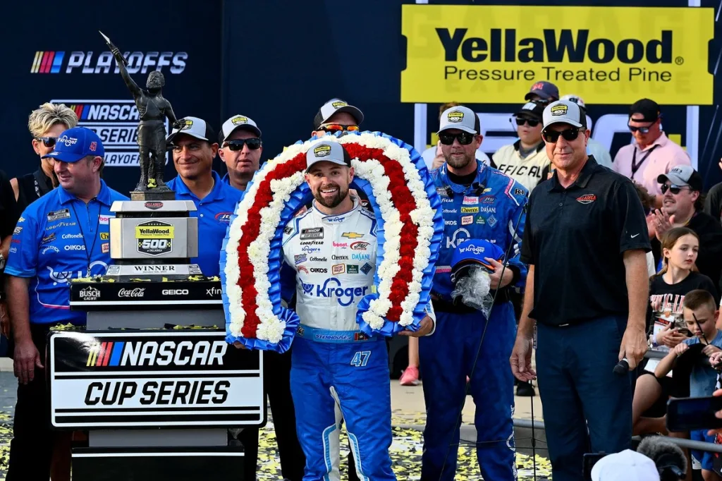 Stenhouse “shocked” waiting for Keselowski block that never came