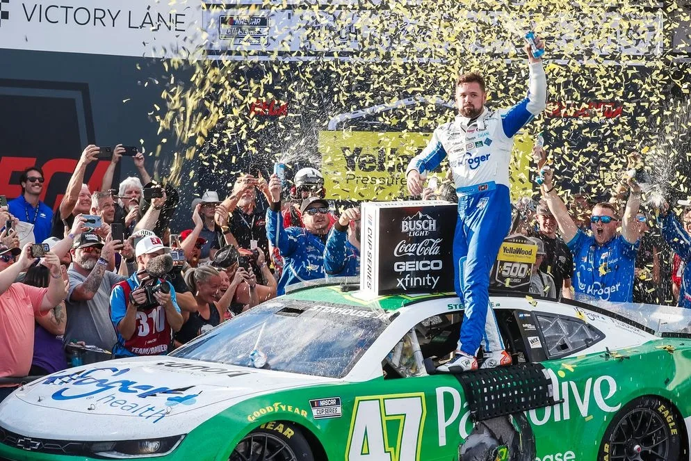 Ricky Stenhouse Jr wins dramatic Talladega Cup race in photo finish