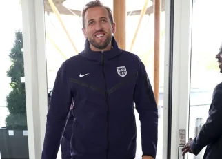 Captain Kane trains alone after joining England with suspected leg injury